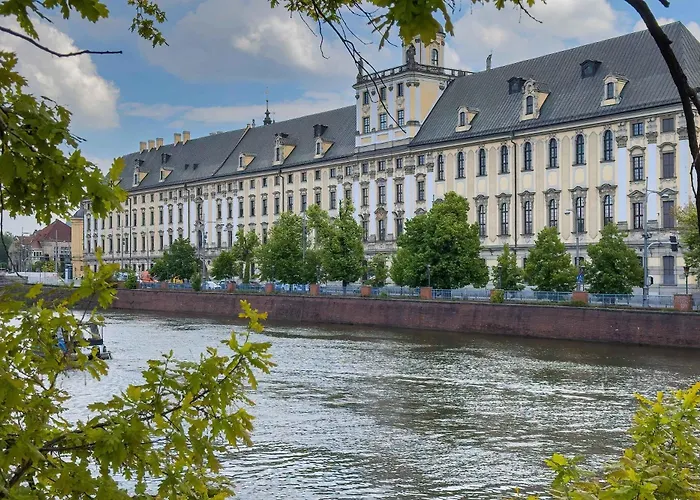 Climatic In The Centre Of Near The Market Square By Renters דירה *