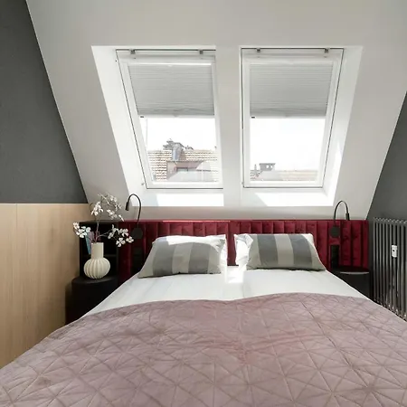 Апартаменти Climatic In The Centre Of Near The Market Square By Renters *